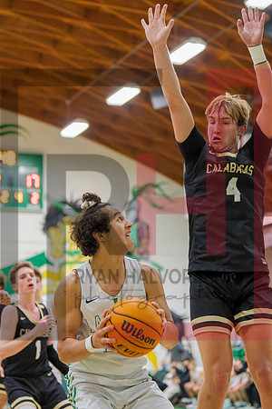 TOHS Boys Varsity v Calabasas_5464
